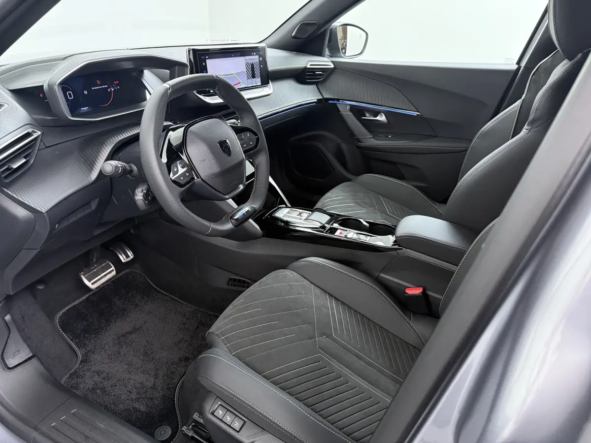 GT | Active Safety Brake met camera en radar (automatisch noodremsysteem) met Distance Alert (waarschuwing dreigende aanrijding) | Advanced Active Safety Brake met camera en radar | Climate 