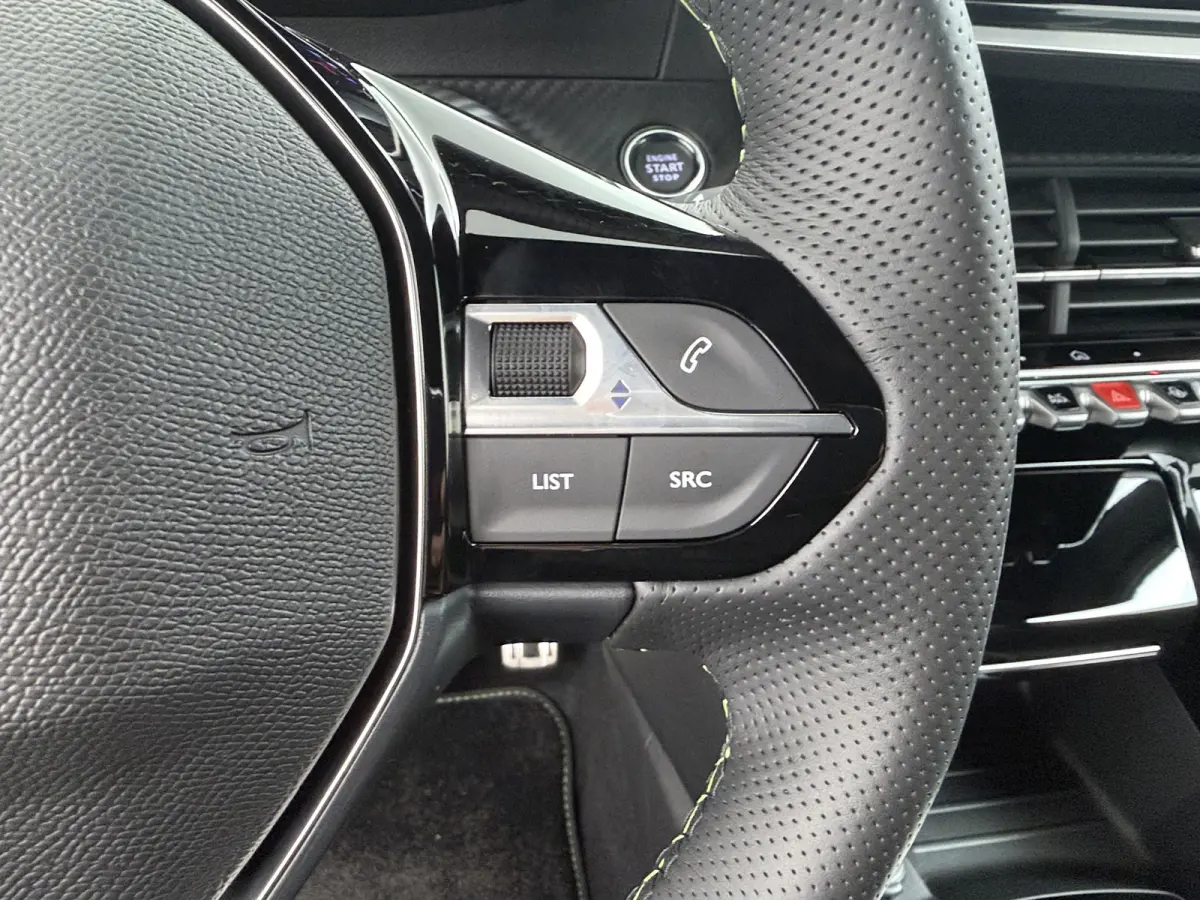 GT | Active Safety Brake met camera en radar (automatisch noodremsysteem) met Distance Alert (waarschuwing dreigende aanrijding) | Advanced Active Safety Brake met camera en radar | Climate 