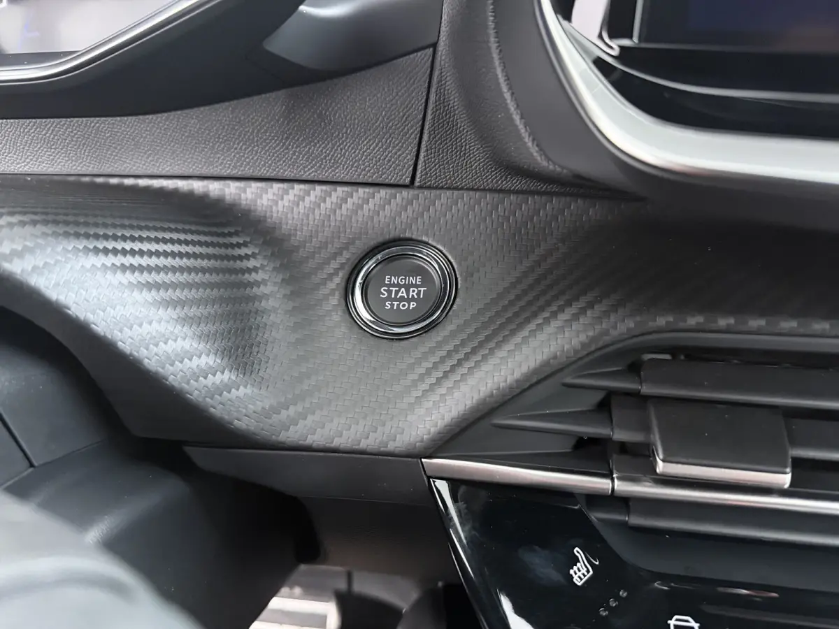 GT | Active Safety Brake met camera en radar (automatisch noodremsysteem) met Distance Alert (waarschuwing dreigende aanrijding) | Advanced Active Safety Brake met camera en radar | Climate 