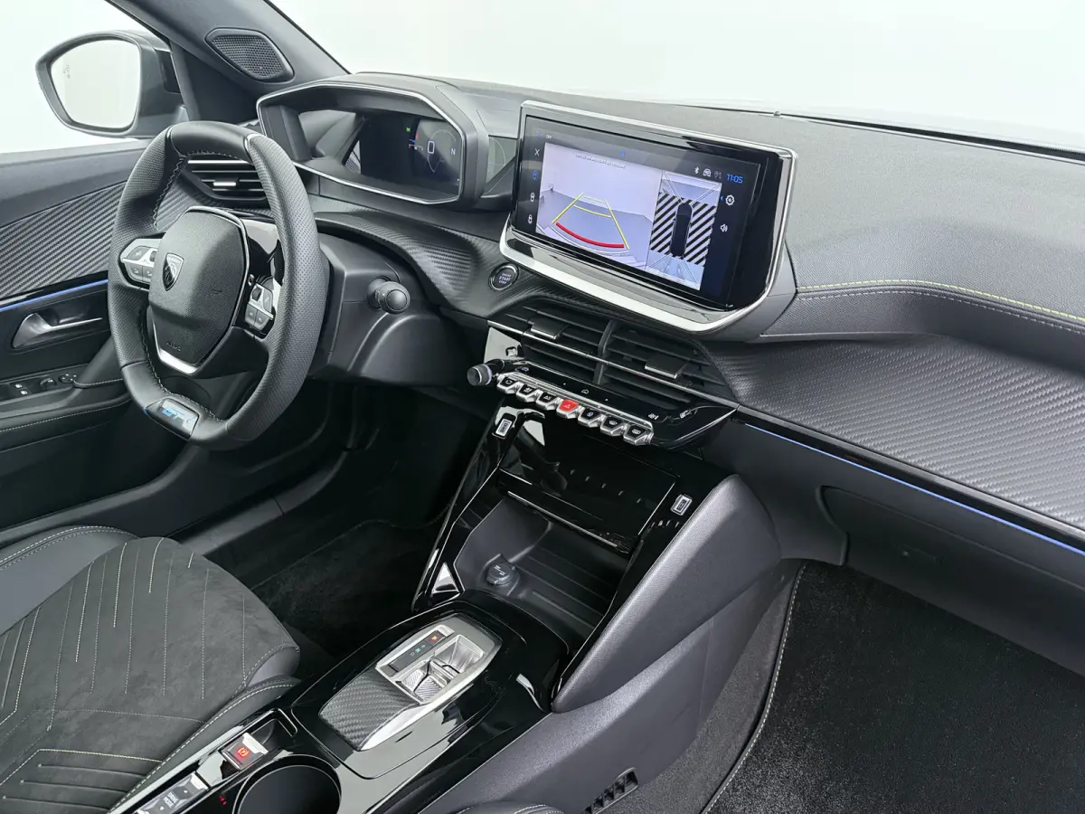 GT | Active Safety Brake met camera en radar (automatisch noodremsysteem) met Distance Alert (waarschuwing dreigende aanrijding) | Advanced Active Safety Brake met camera en radar | Climate 