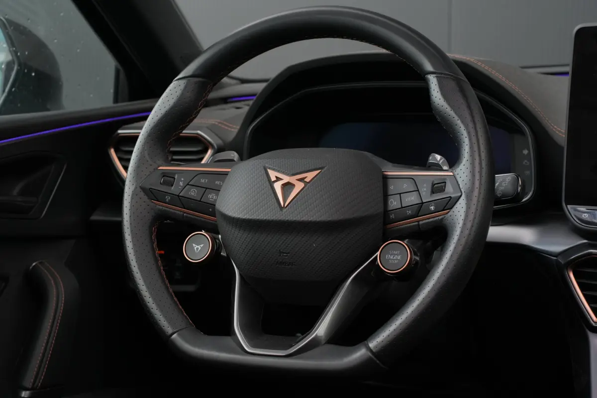 1.5 TSI e-Hybrid 204pk Business | Panoramadak | Stuur & Stoelverwarming | Sennheiser | Achteruitrijcamera | 18"
