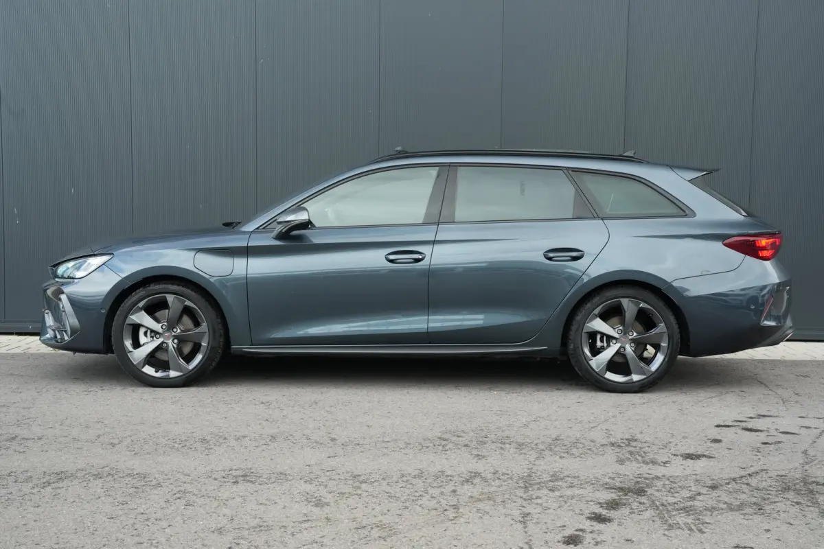 1.5 TSI e-Hybrid 204pk Business | Panoramadak | Stuur & Stoelverwarming | Sennheiser | Achteruitrijcamera | 18"