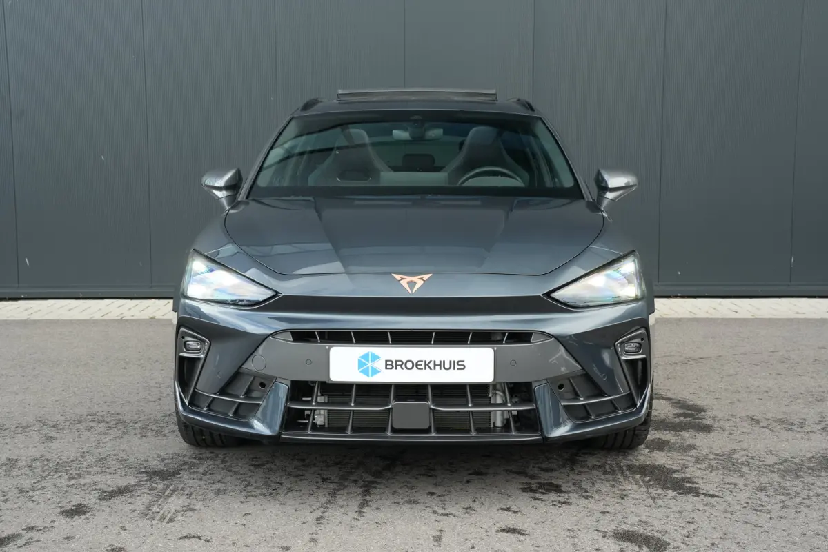 1.5 TSI e-Hybrid 204pk Business | Panoramadak | Stuur & Stoelverwarming | Sennheiser | Achteruitrijcamera | 18"