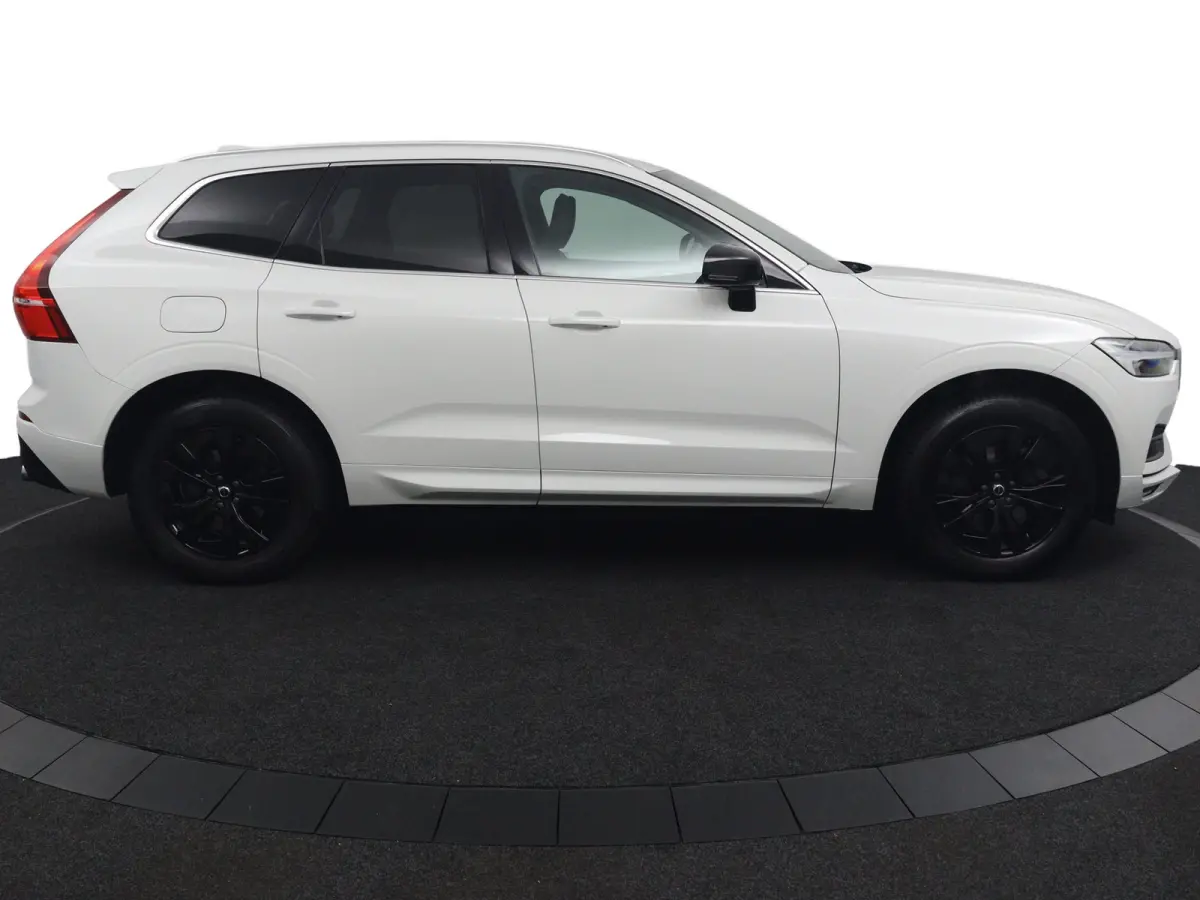 B5 Black Pack | Trekhaak 2300KG! | Camera | Adaptive Cruise | BLIS | Stoelverwarming | Verwarmbare Voorruit | CarPlay/Android Auto