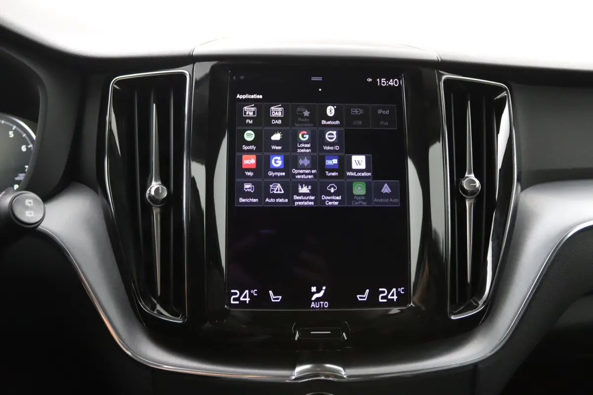B5 Black Pack | Trekhaak 2300KG! | Camera | Adaptive Cruise | BLIS | Stoelverwarming | Verwarmbare Voorruit | CarPlay/Android Auto