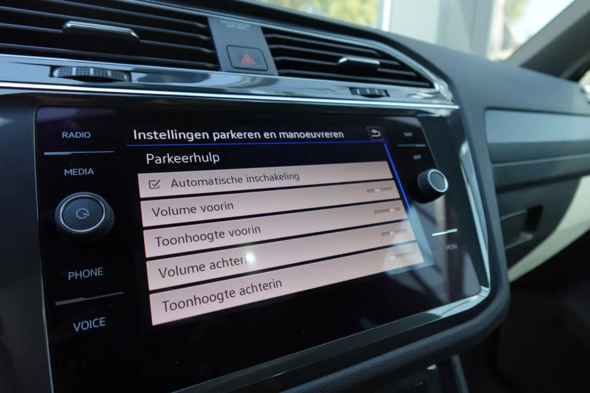 1.5 TSI R-Line PANO KEYLESS CAM