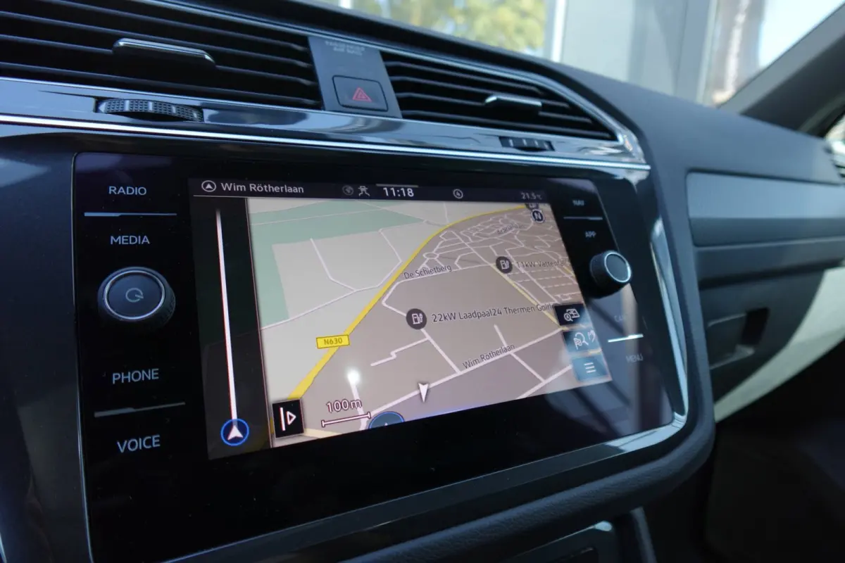 1.5 TSI R-Line PANO KEYLESS CAM