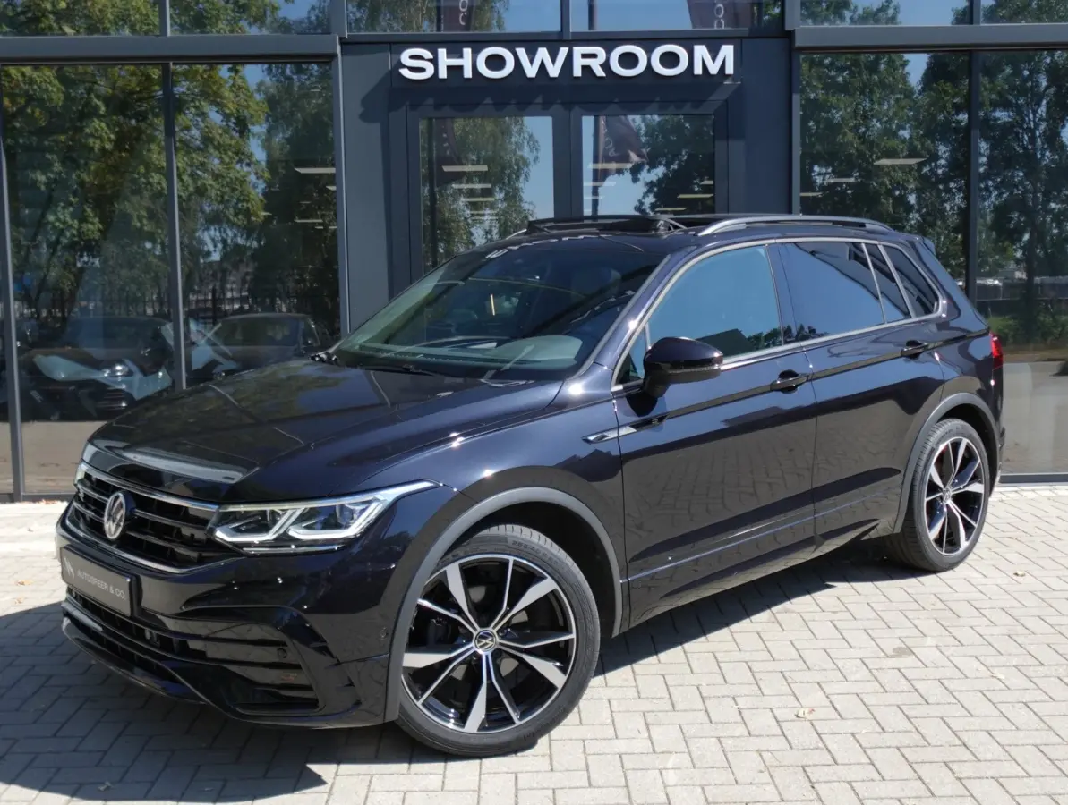 1.5 TSI R-Line PANO KEYLESS CAM