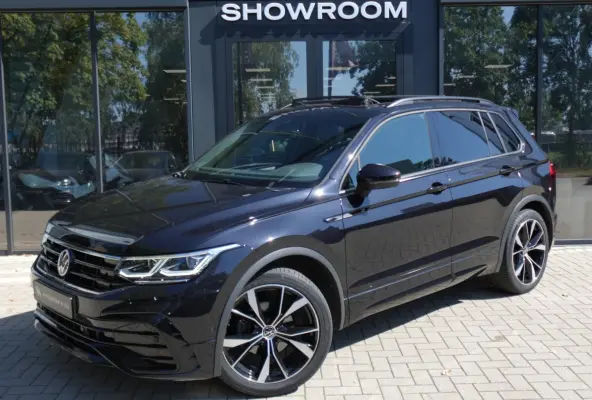 1.5 TSI R-Line PANO KEYLESS CAM