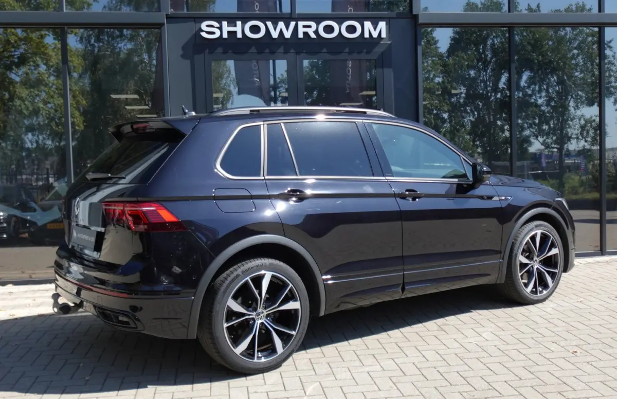 1.5 TSI R-Line PANO KEYLESS CAM