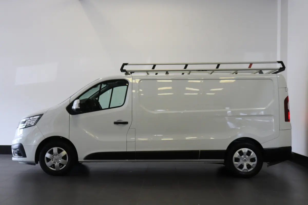2.0 dCi 110PK L2 EURO 6 - Airco - Cruise - Trekhaak - € 15.900,- Excl.