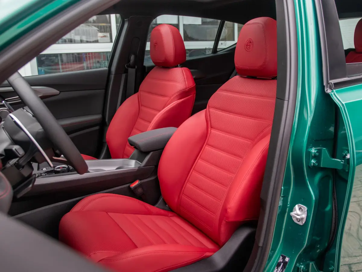 1.3 Ibrida Plug-In Q4 270pk AWD Veloce | Teck Pack | Schuif/Kanteldak | Harman Kardon | 20"  | Bicolore