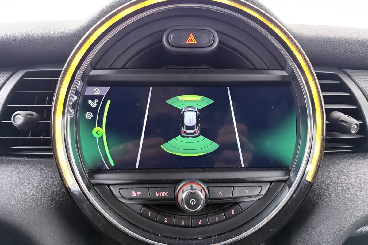 1.5 136 PK Aut. Cooper Business+ Harman/Kardon Sportstoelen Digi. Dash
