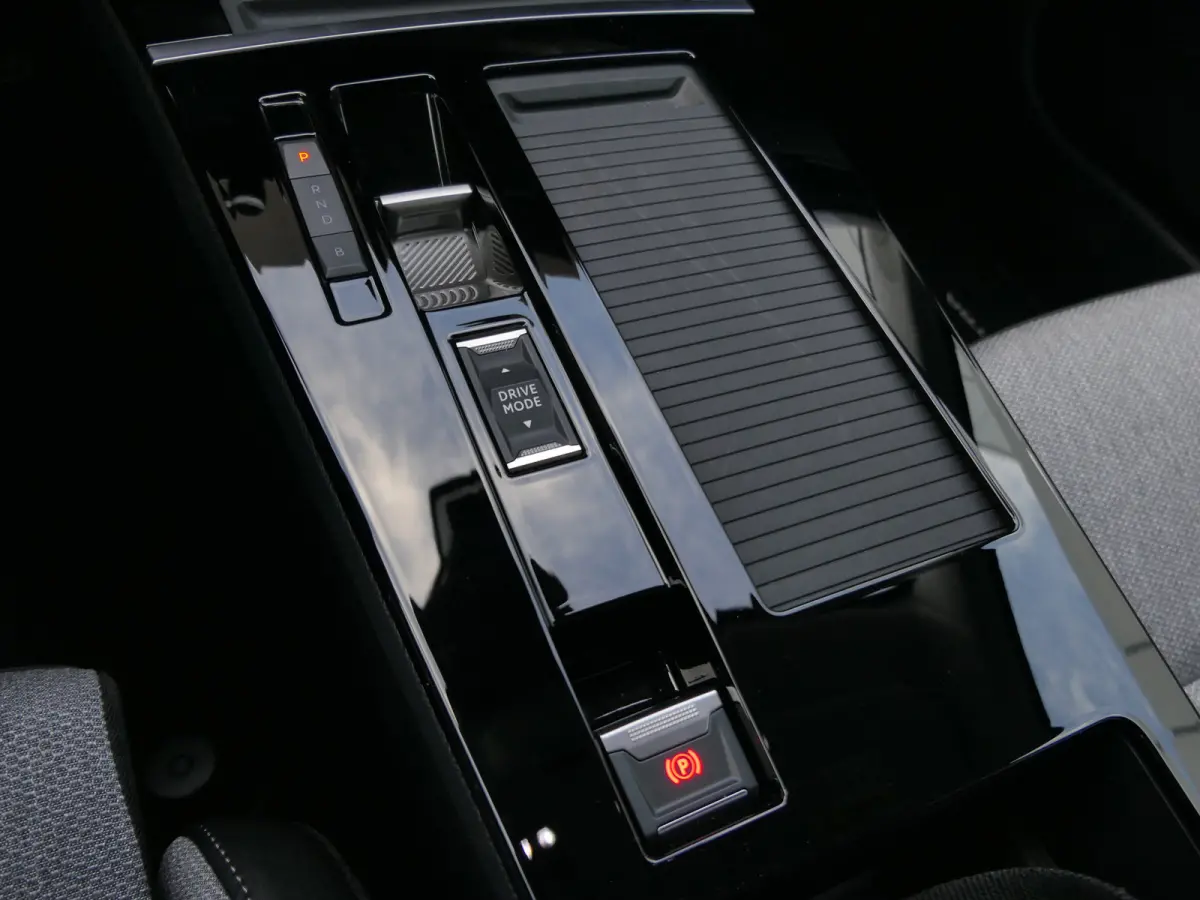 1.6 Turbo Plug in Hybrid Elegance | Camera | Navigatie