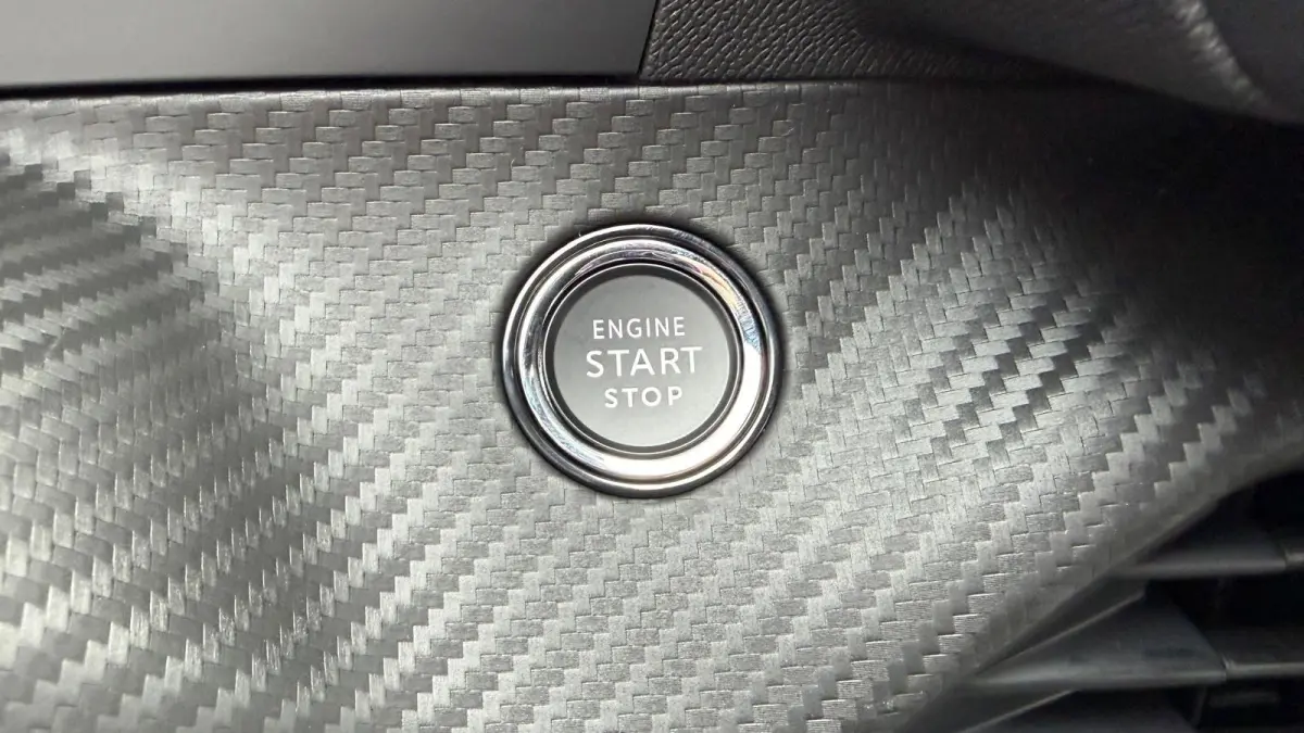 Allure | Active Safety Brake met camera en radar (automatisch noodremsysteem) met Distance Alert (waarschuwing dreigende aanrijding) | Advanced Active Safety Brake met camera en radar | Clim