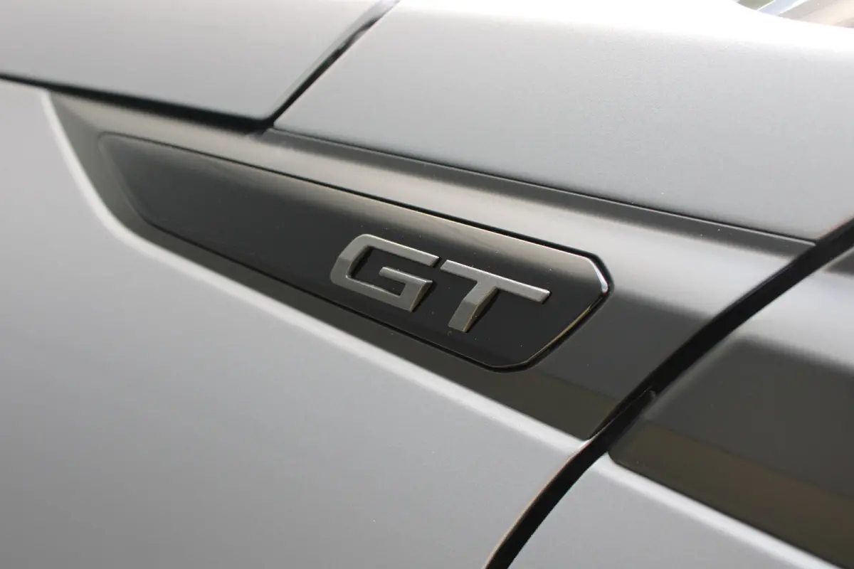 GT | Active Safety Brake met camera en radar (automatisch noodremsysteem) met Distance Alert (waarschuwing dreigende aanrijding) | Advanced Active Safety Brake met camera en radar | Climate 