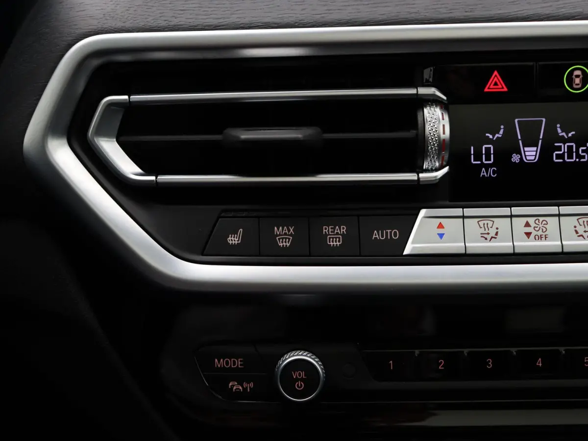 High Executive 80 kWh SoH 97% | High Executive | Stuurwielrand Verwarmd | Driving Assistant Professional | 19''