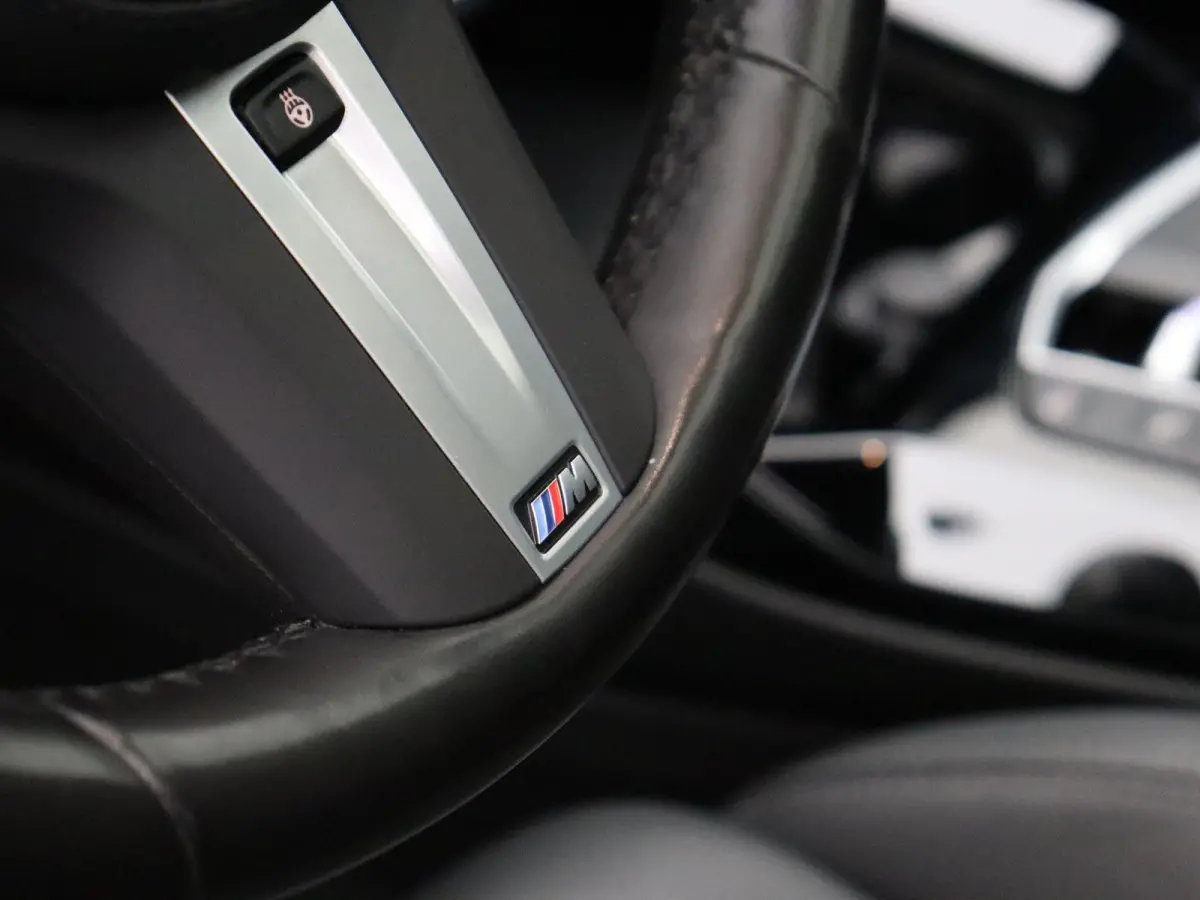 High Executive 80 kWh SoH 97% | High Executive | Stuurwielrand Verwarmd | Driving Assistant Professional | 19''