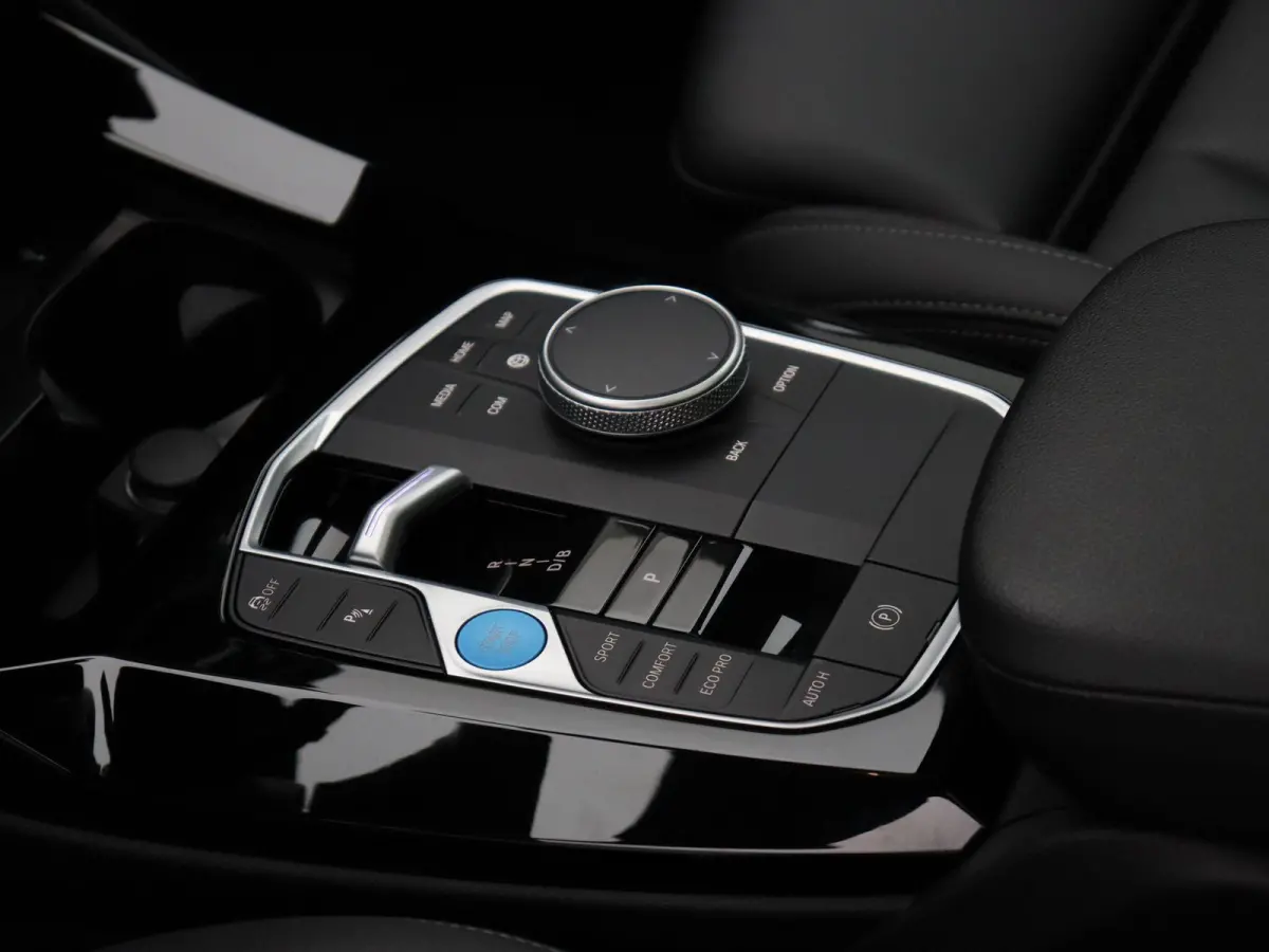 High Executive 80 kWh SoH 97% | High Executive | Stuurwielrand Verwarmd | Driving Assistant Professional | 19''