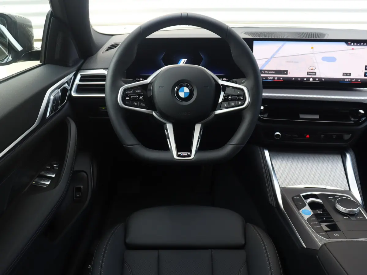 eDrive35 | M Sportpakket Pro | Panodak | Individual Lak | Laserlight | Hi-Fi | Camera | Adaptive Cruise Control | Comfort Access | Stuurwiel Verwarmd | SOH 100% | 19'' LMV