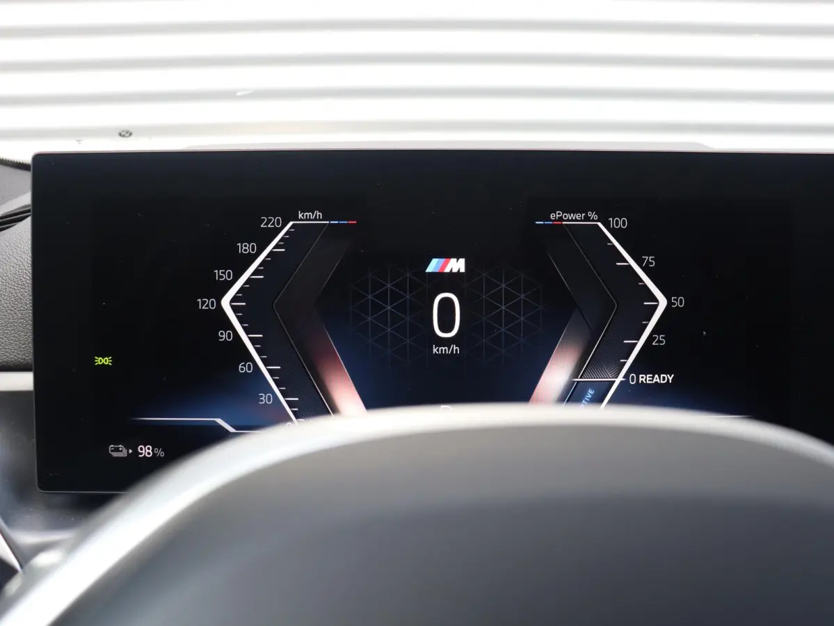 eDrive35 | M Sportpakket Pro | Panodak | Individual Lak | Laserlight | Hi-Fi | Camera | Adaptive Cruise Control | Comfort Access | Stuurwiel Verwarmd | SOH 100% | 19'' LMV