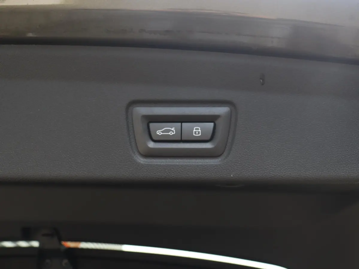 eDrive35 | M Sportpakket Pro | Panodak | Individual Lak | Laserlight | Hi-Fi | Camera | Adaptive Cruise Control | Comfort Access | Stuurwiel Verwarmd | SOH 100% | 19'' LMV