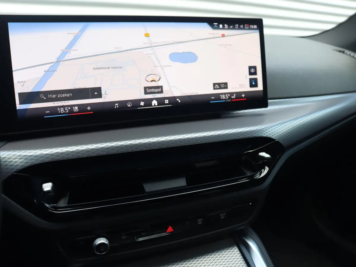 eDrive35 | M Sportpakket Pro | Panodak | Individual Lak | Laserlight | Hi-Fi | Camera | Adaptive Cruise Control | Comfort Access | Stuurwiel Verwarmd | SOH 100% | 19'' LMV