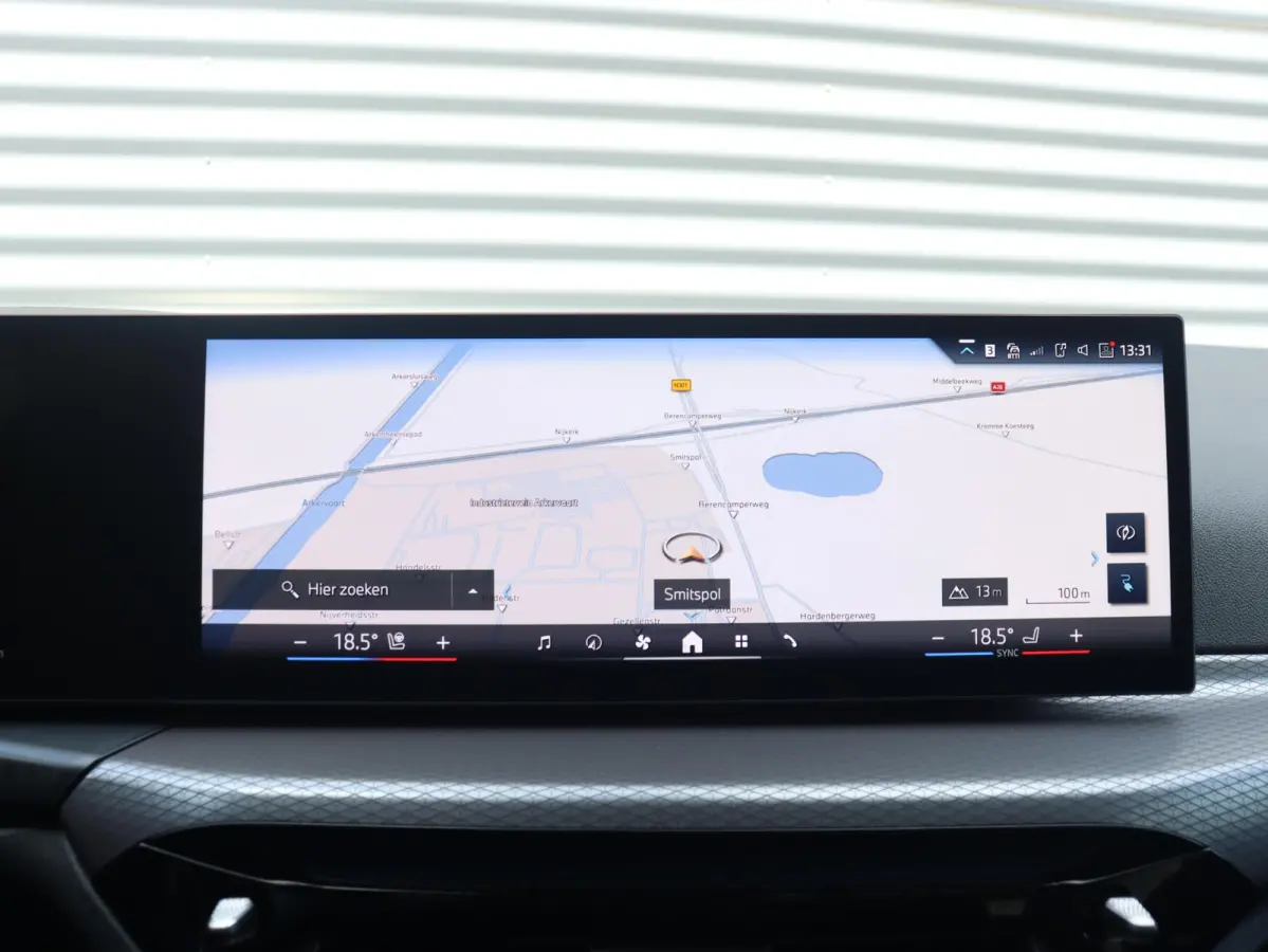 eDrive35 | M Sportpakket Pro | Panodak | Individual Lak | Laserlight | Hi-Fi | Camera | Adaptive Cruise Control | Comfort Access | Stuurwiel Verwarmd | SOH 100% | 19'' LMV