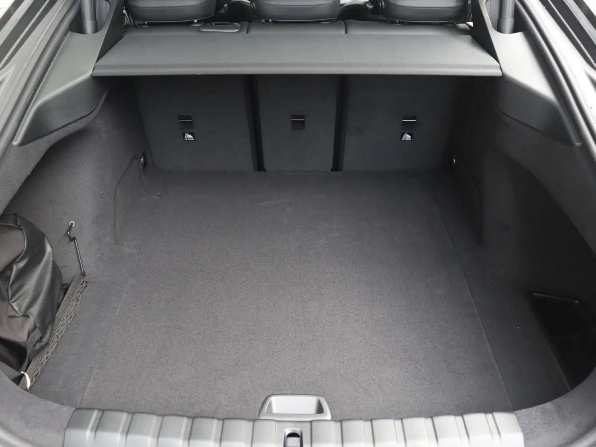 eDrive35 | M Sportpakket Pro | Panodak | Individual Lak | Laserlight | Hi-Fi | Camera | Adaptive Cruise Control | Comfort Access | Stuurwiel Verwarmd | SOH 100% | 19'' LMV
