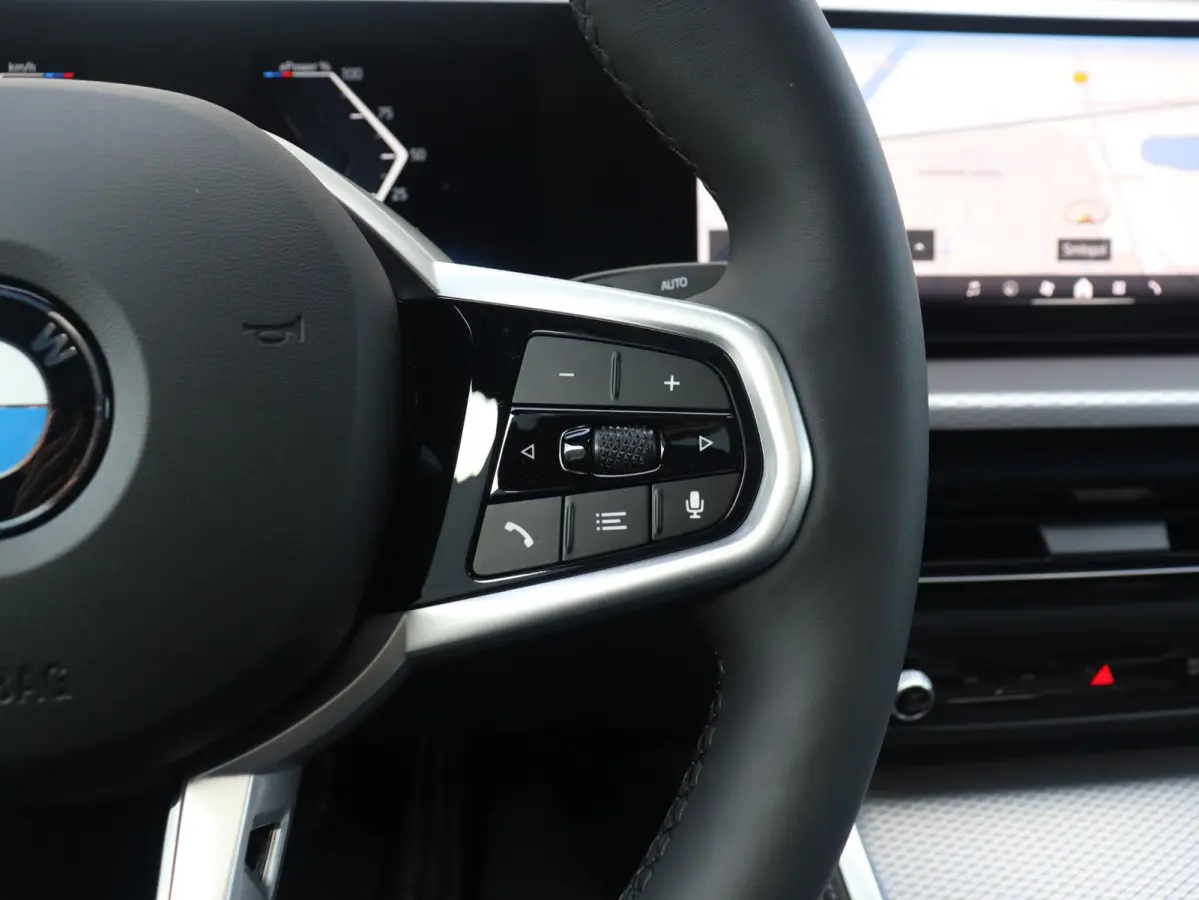 eDrive35 | M Sportpakket Pro | Panodak | Individual Lak | Laserlight | Hi-Fi | Camera | Adaptive Cruise Control | Comfort Access | Stuurwiel Verwarmd | SOH 100% | 19'' LMV