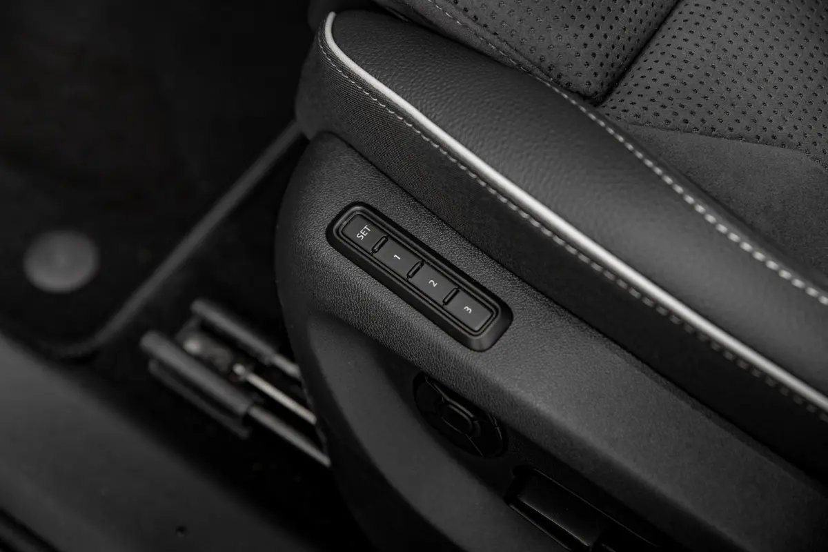 Sportline Business | Achteruitrijcamera | Crew Protect Assist | Cruise control met speedlimiter