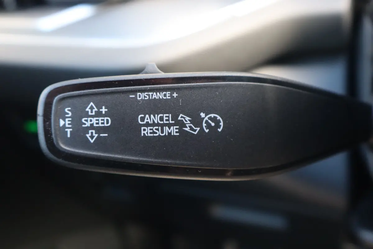 Sportline Business | Achteruitrijcamera | Crew Protect Assist | Cruise control met speedlimiter