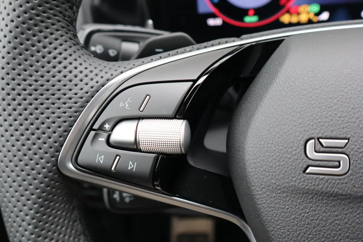 Sportline Business | Achteruitrijcamera | Crew Protect Assist | Cruise control met speedlimiter