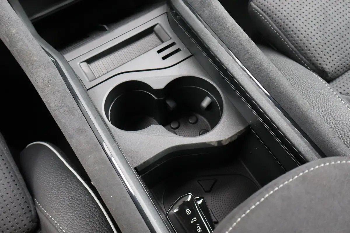 Sportline Business | Achteruitrijcamera | Crew Protect Assist | Cruise control met speedlimiter