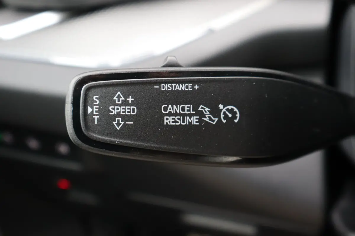 Sportline Business | Achteruitrijcamera | Crew Protect Assist | Cruise control met speedlimiter