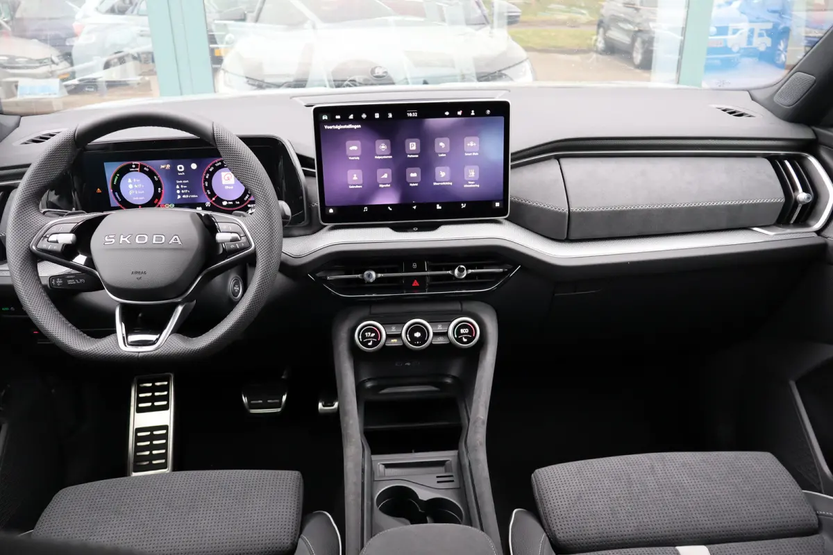 Sportline Business | Achteruitrijcamera | Crew Protect Assist | Cruise control met speedlimiter