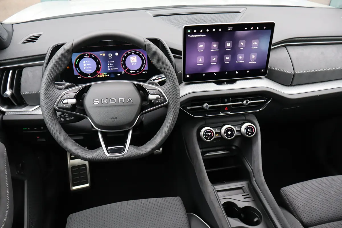 Sportline Business | Achteruitrijcamera | Crew Protect Assist | Cruise control met speedlimiter