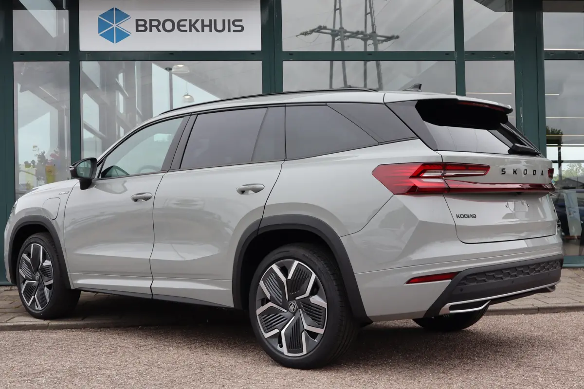 Sportline Business | Achteruitrijcamera | Crew Protect Assist | Cruise control met speedlimiter
