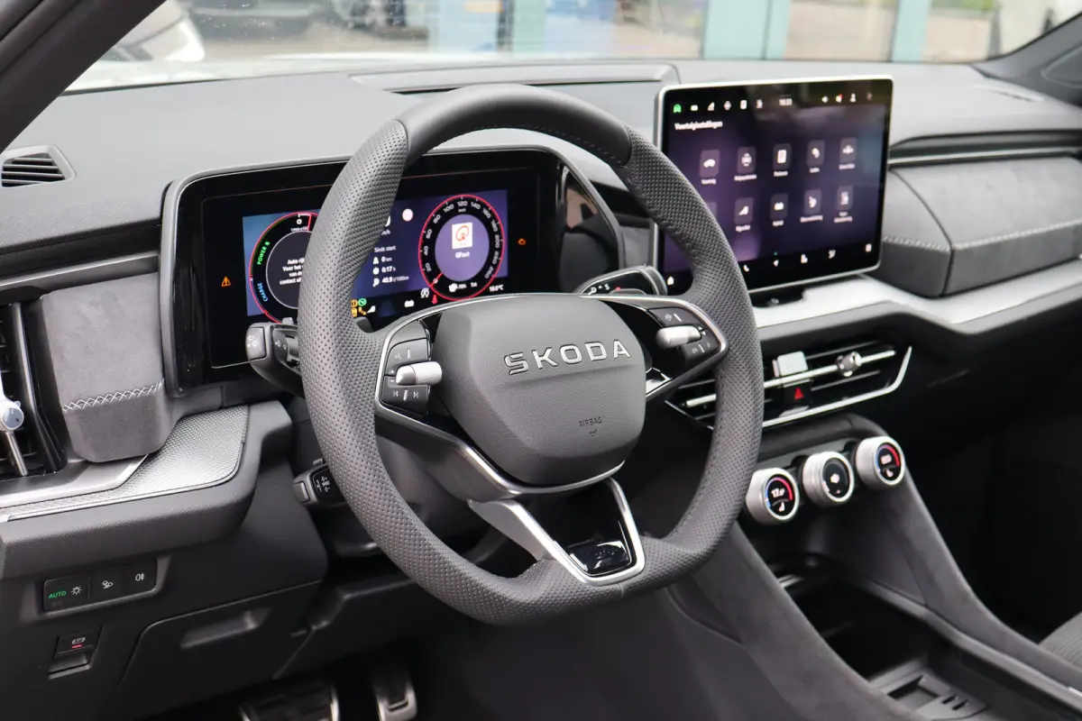 Sportline Business | Achteruitrijcamera | Crew Protect Assist | Cruise control met speedlimiter