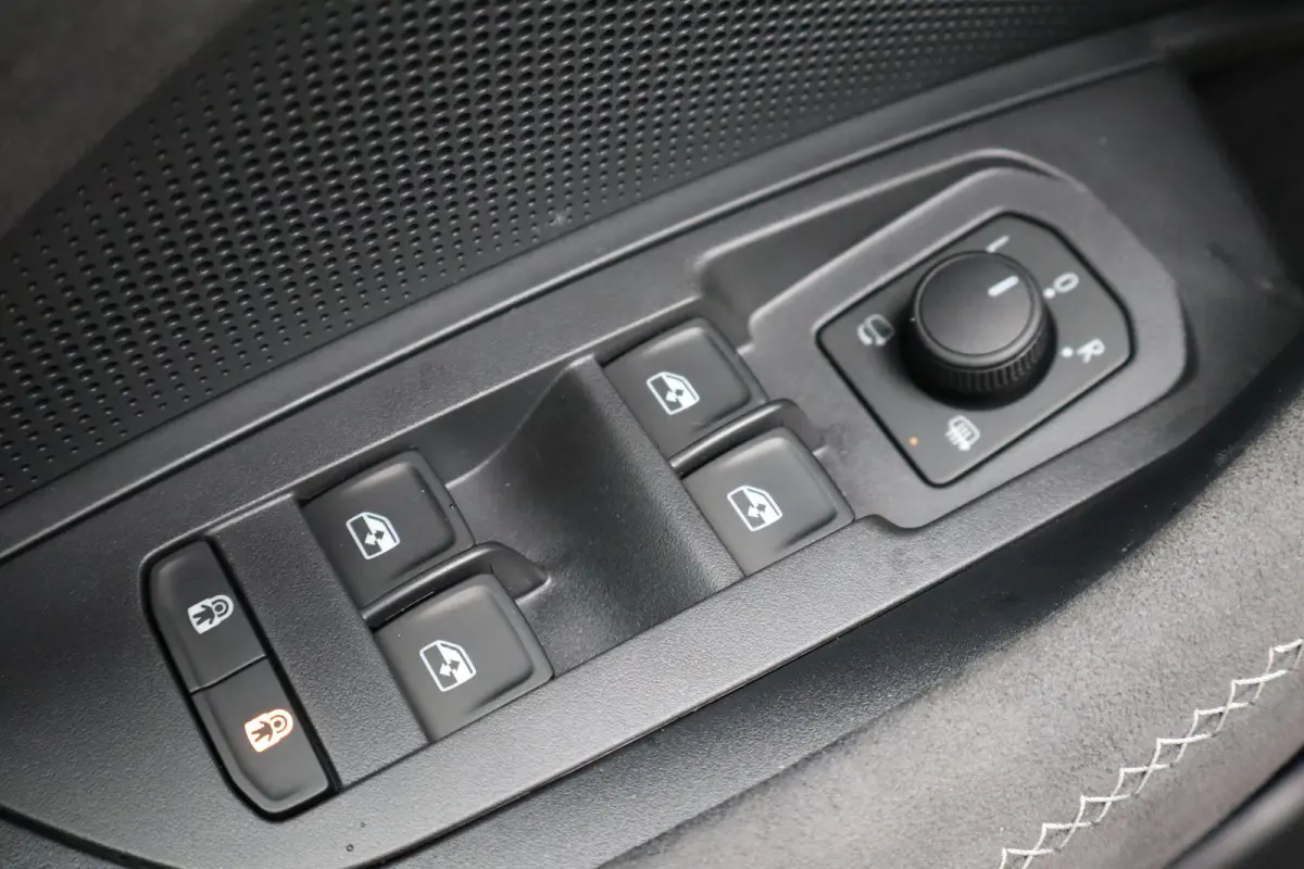 Sportline Business | Achteruitrijcamera | Crew Protect Assist | Cruise control met speedlimiter