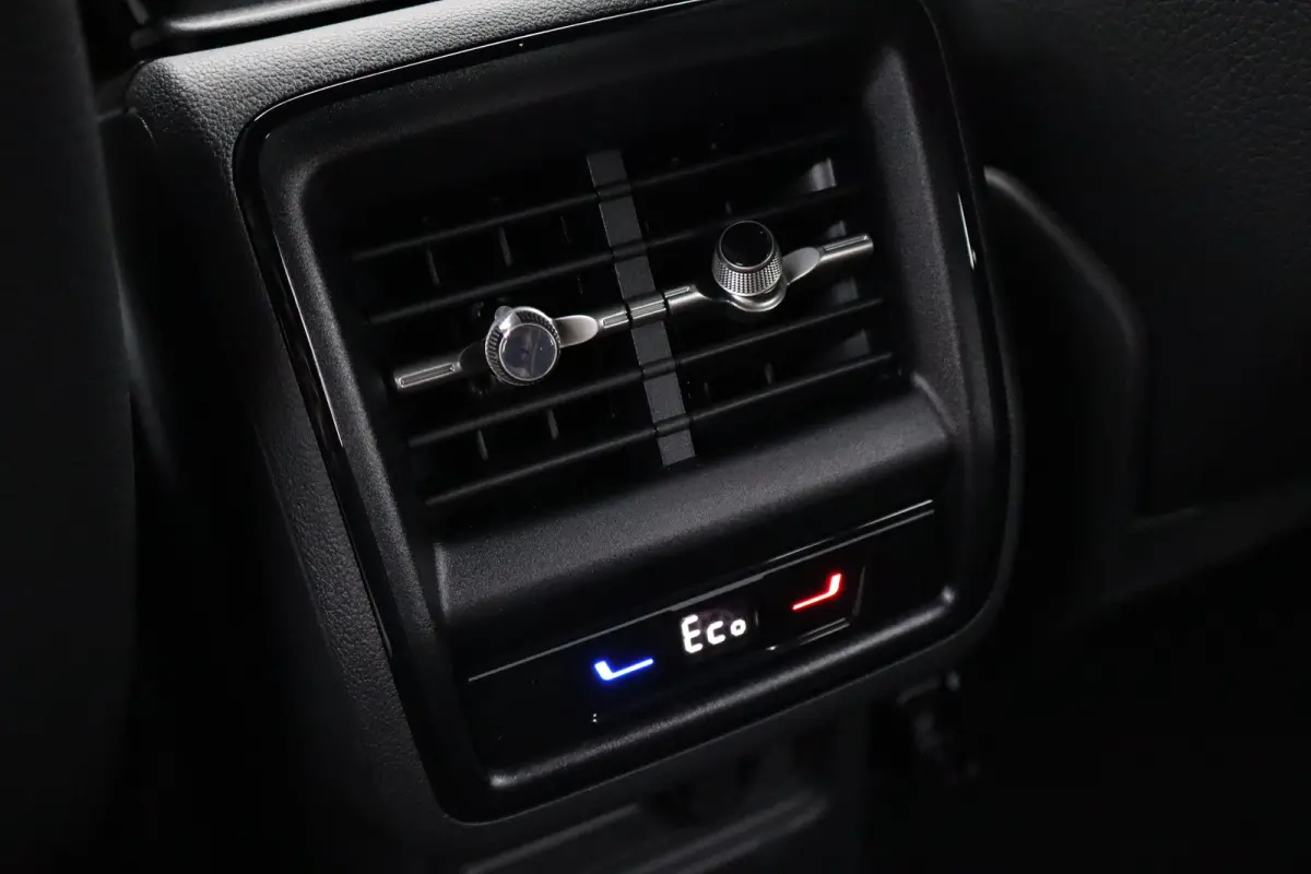 Sportline Business | Achteruitrijcamera | Crew Protect Assist | Cruise control met speedlimiter