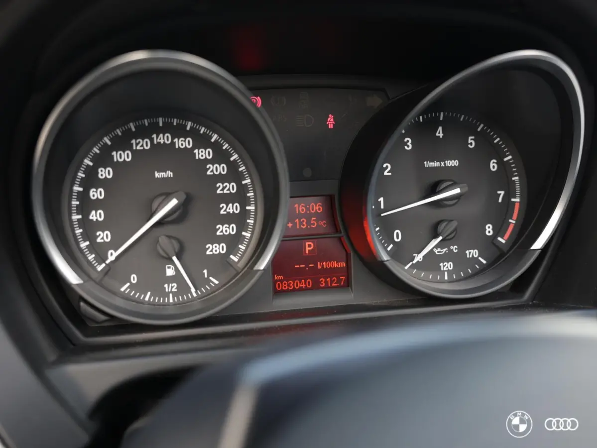 28i M SPORT HARDTOP DEALER OH. / ADAP. M CHASSIS / MEMORY / HIFI / 19"