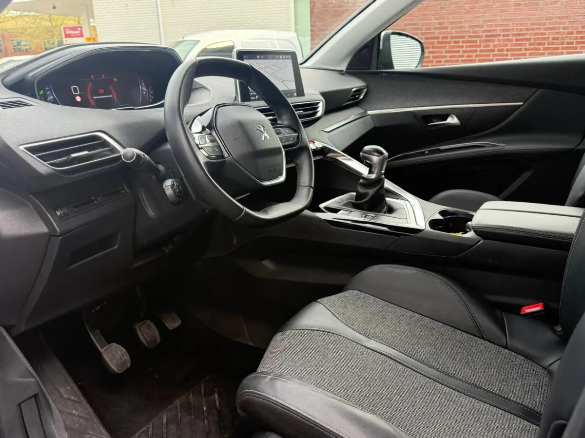 1.2 Vol Opties 7 Pers Camera Led Carplay Pdc 19 Eerste Eigenaar Dealer Onderhouden Perfecte Staat Nieuwe Distributieriem incl 12 maanden garantie