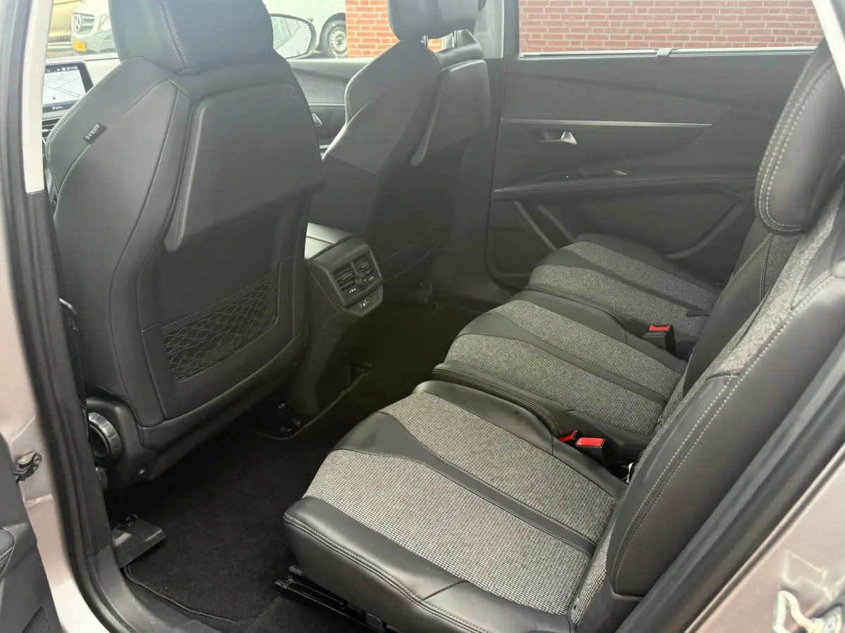 1.2 Vol Opties 7 Pers Camera Led Carplay Pdc 19 Eerste Eigenaar Dealer Onderhouden Perfecte Staat Nieuwe Distributieriem incl 12 maanden garantie