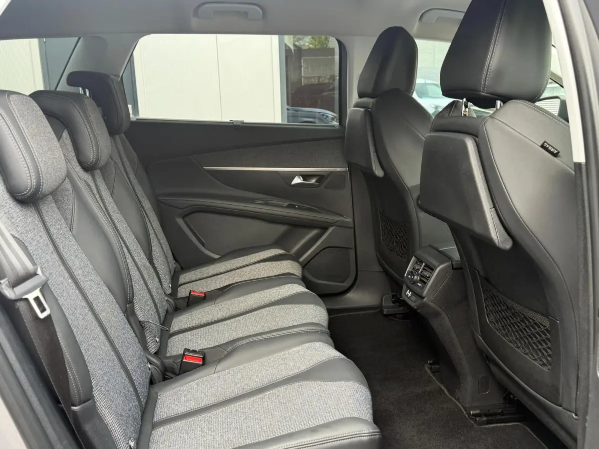 1.2 Vol Opties 7 Pers Camera Led Carplay Pdc 19 Eerste Eigenaar Dealer Onderhouden Perfecte Staat Nieuwe Distributieriem incl 12 maanden garantie