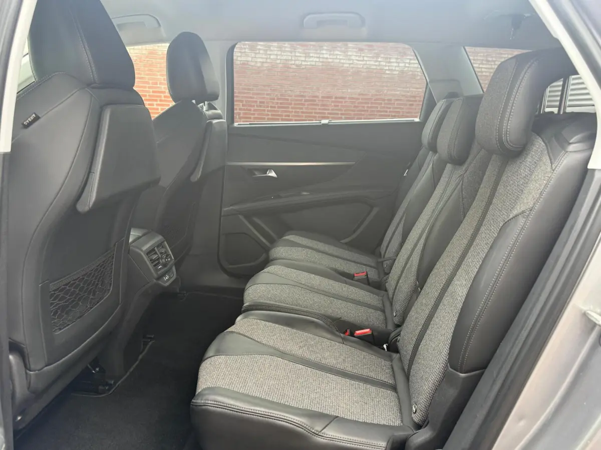 1.2 Vol Opties 7 Pers Camera Led Carplay Pdc 19 Eerste Eigenaar Dealer Onderhouden Perfecte Staat Nieuwe Distributieriem incl 12 maanden garantie