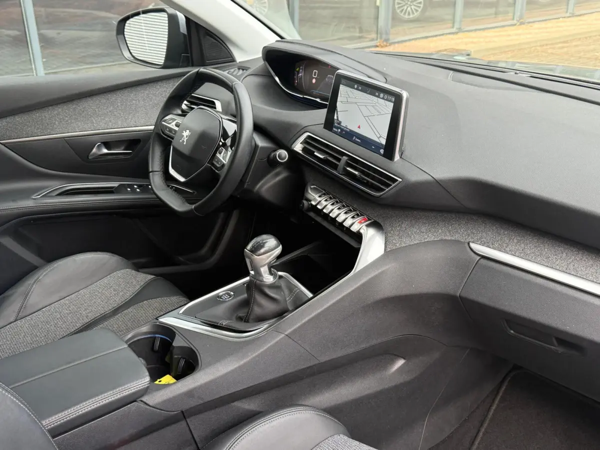 1.2 Vol Opties 7 Pers Camera Led Carplay Pdc 19 Eerste Eigenaar Dealer Onderhouden Perfecte Staat Nieuwe Distributieriem incl 12 maanden garantie