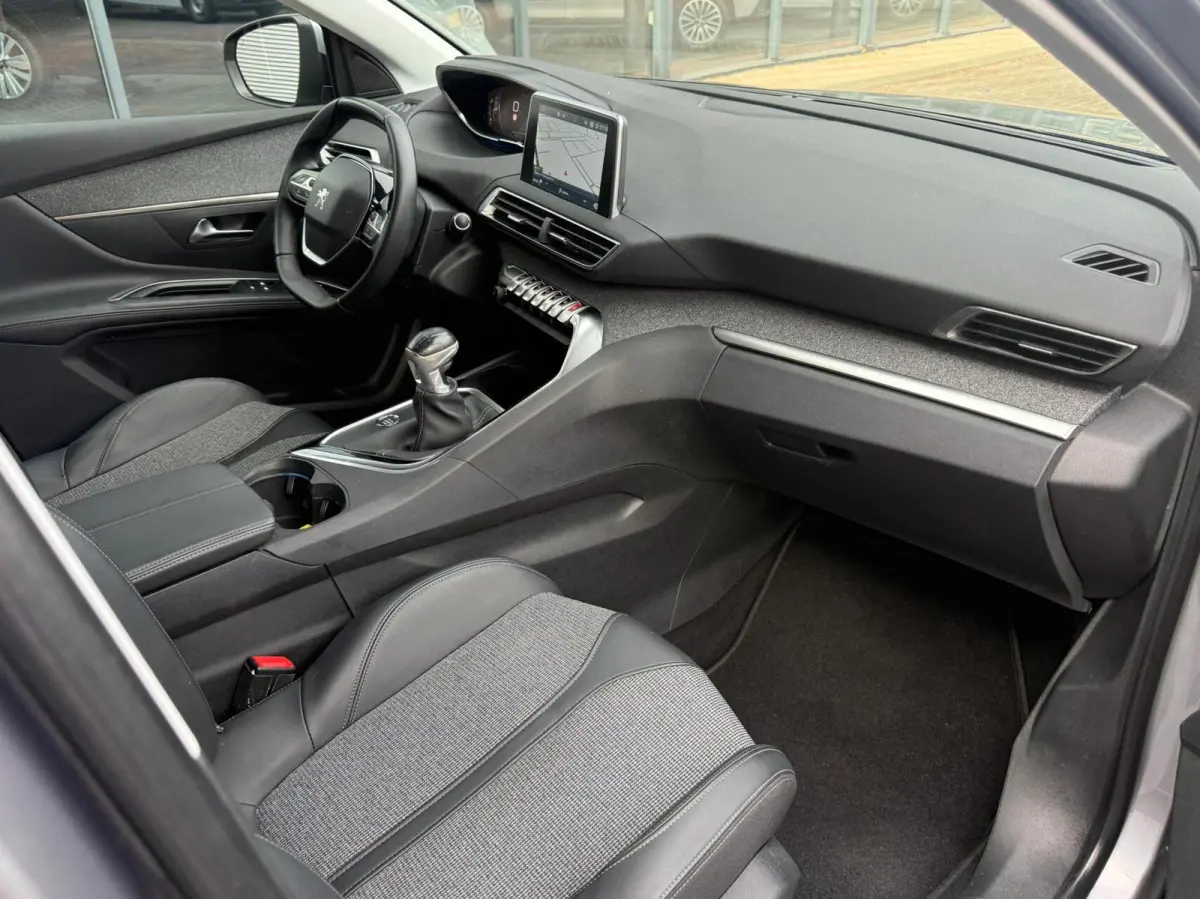 1.2 Vol Opties 7 Pers Camera Led Carplay Pdc 19 Eerste Eigenaar Dealer Onderhouden Perfecte Staat Nieuwe Distributieriem incl 12 maanden garantie