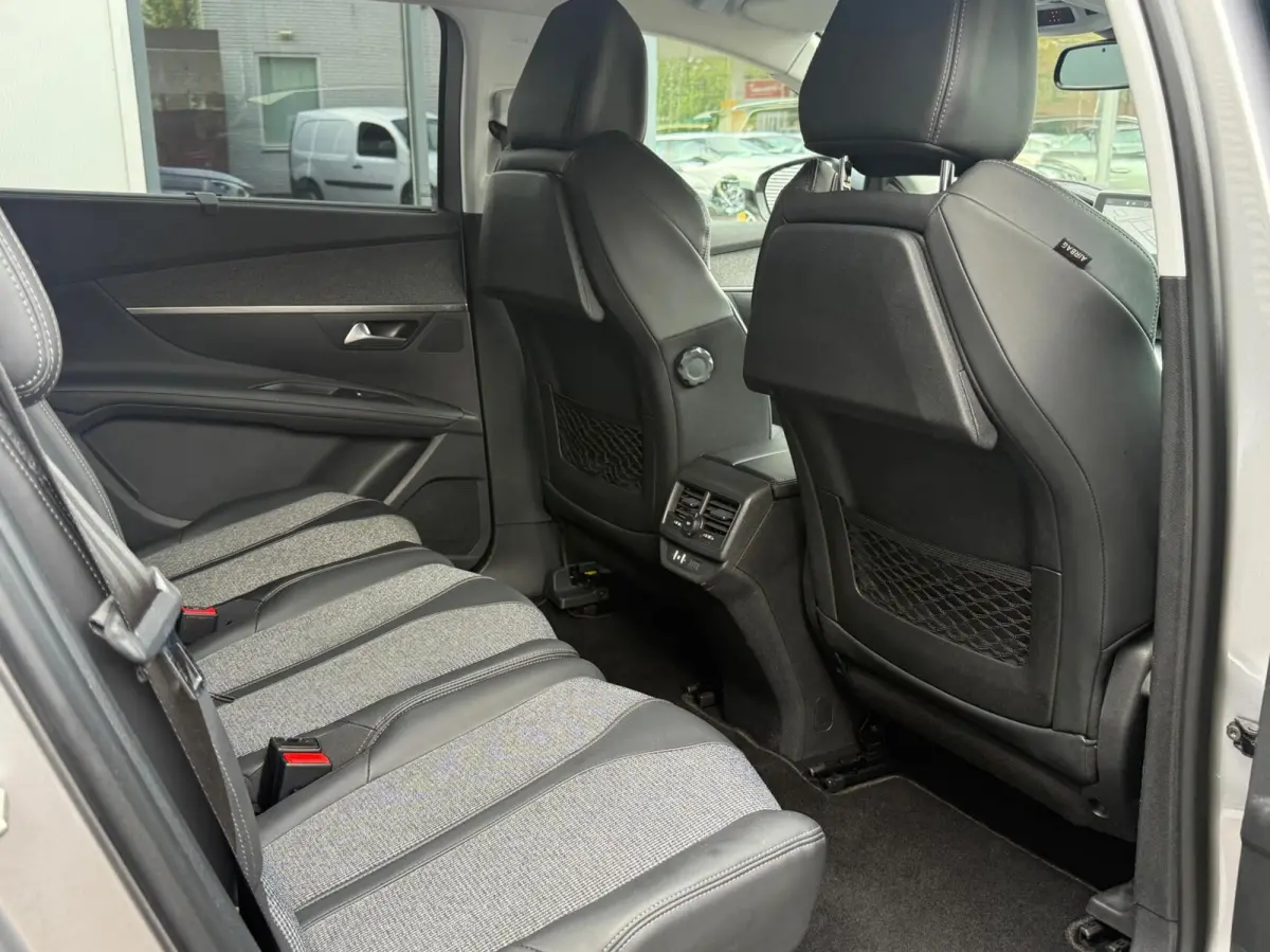 1.2 Vol Opties 7 Pers Camera Led Carplay Pdc 19 Eerste Eigenaar Dealer Onderhouden Perfecte Staat Nieuwe Distributieriem incl 12 maanden garantie