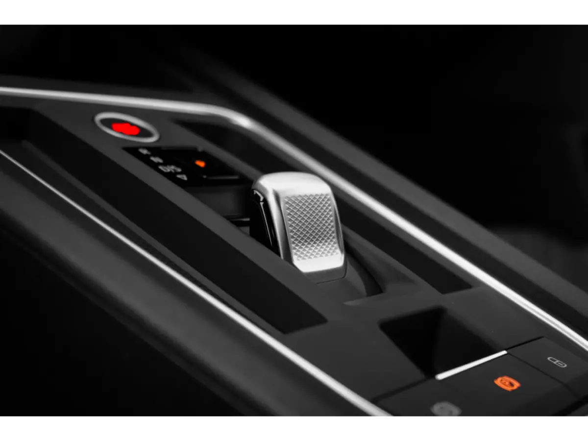 FR Business - eHybrid | Achteruitrijcamera | Automatisch dimmende binnenspiegel | Dakhemel uitgevoerd in zwart